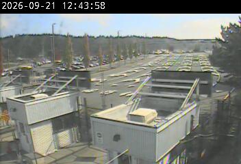 Traffic outside terminal