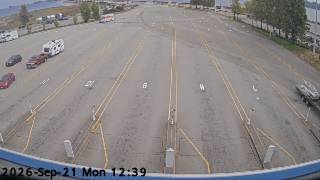 Traffic outside terminal